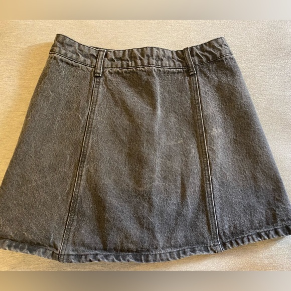 Forever 21 high waisted black denim button up skirt, size US24 - Picture 2 of 3